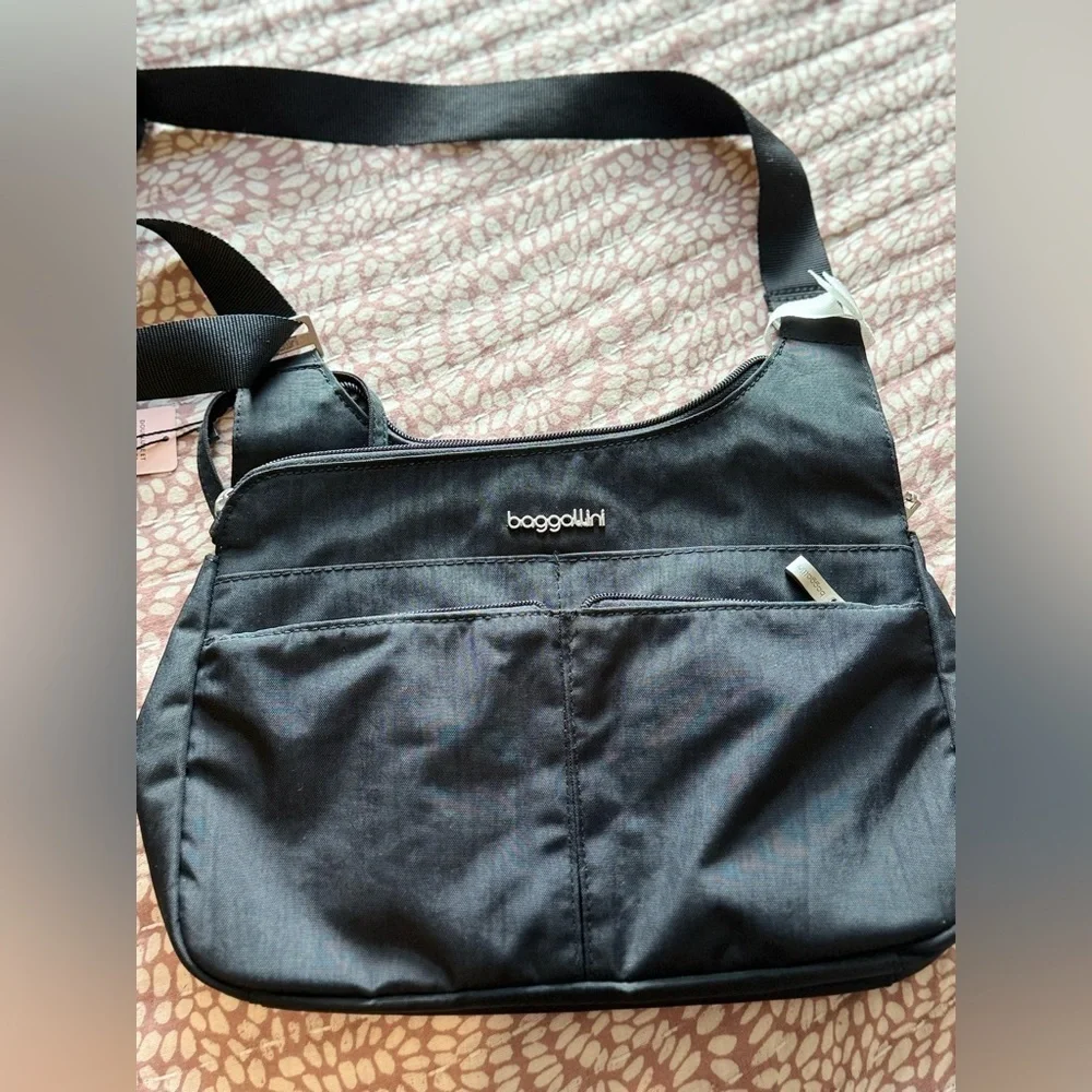 Baggallini travel light